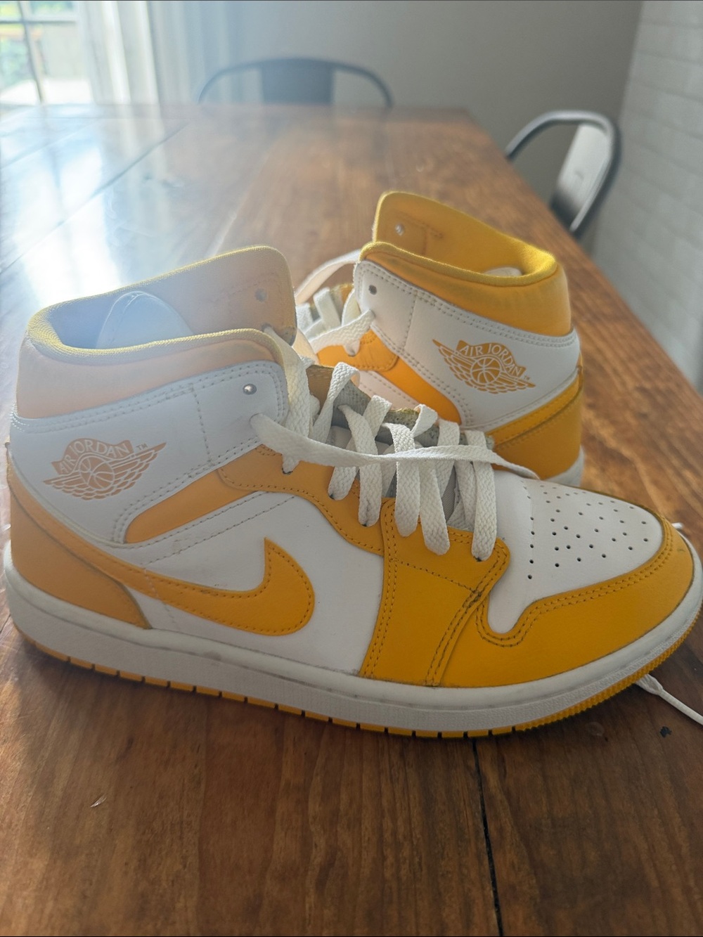 Nike jordan A1 Yellow and White- men’s